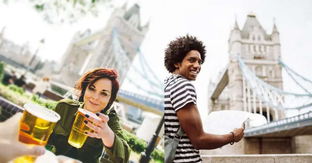 touristin sitzt im pub trinkt bier lachend im hintergrund tower bridge und tourist mit karte vor der tower bridge panorama